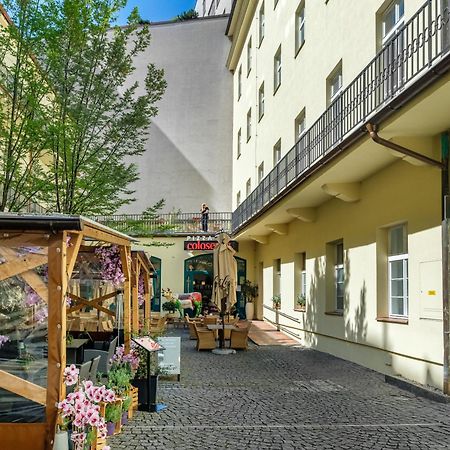 Vn48 Suites By Adrez Prague Exterior photo